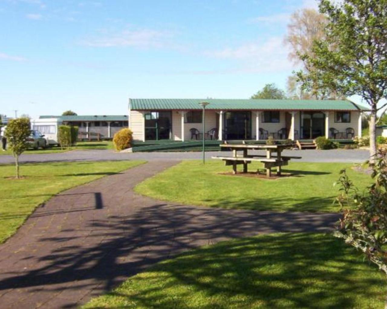 Otorohanga Kiwi Holiday Park Exterior foto